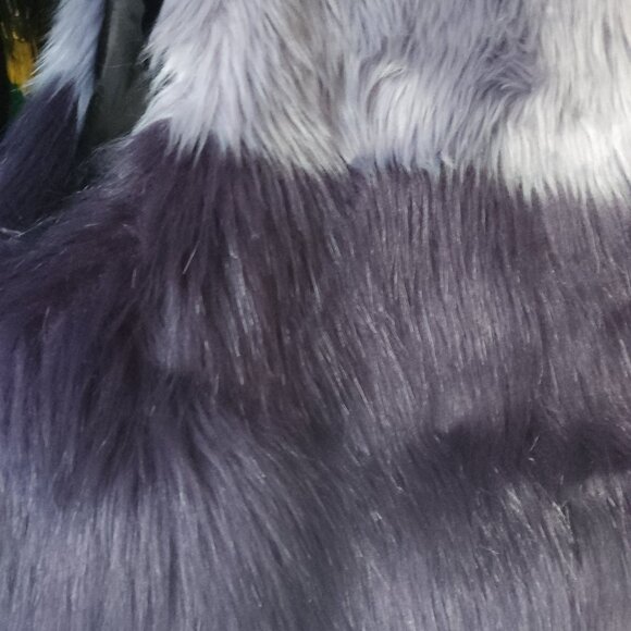 FATE The Label Faux Fur Vest Small NWT - Picture 5 of 8